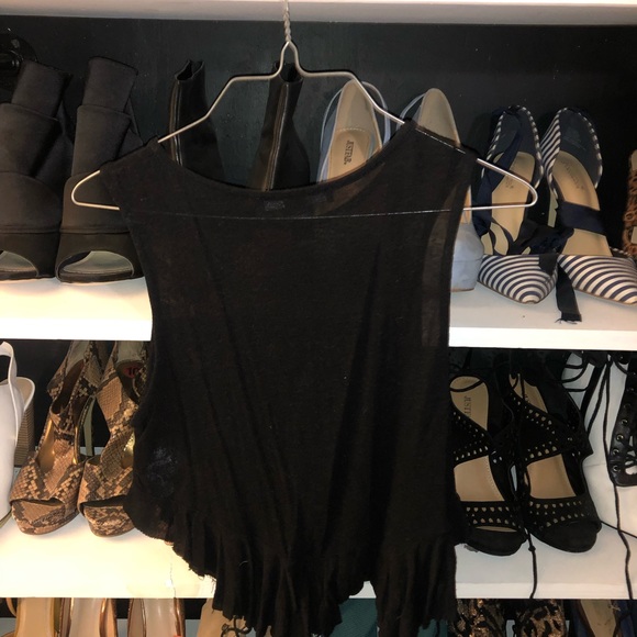 Forever 21 S black crop/short top. - Picture 2 of 3